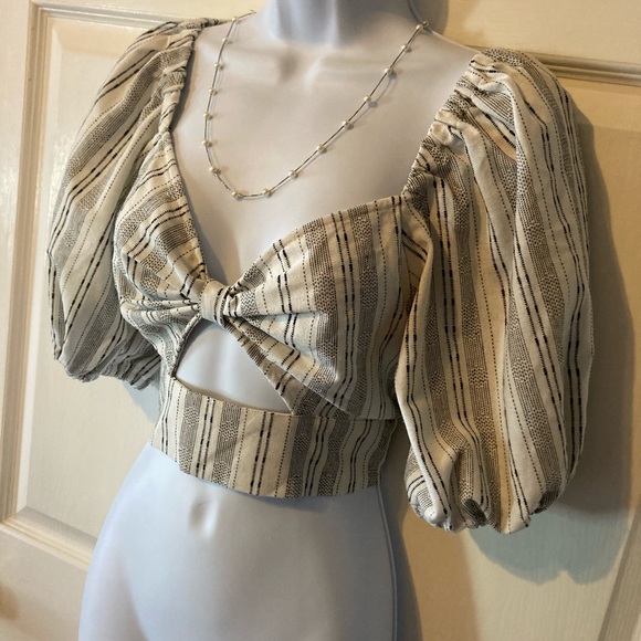 Lulus Black Striped Knot-Front Puff Sleeve Crop Top, Size Large, Black /… - Picture 8 of 10